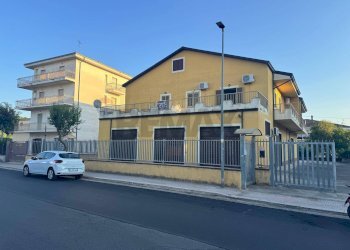 Casa all\'aperto - Casa indipendente Via Vieste
40, Corigliano-Rossano - foto 1