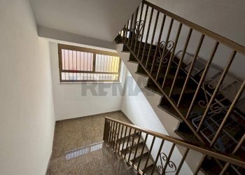 Scale - Casa indipendente Via Vieste
40, Corigliano-Rossano - foto 9