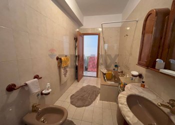 Bagno - Casa indipendente Via Vieste
40, Corigliano-Rossano - foto 43