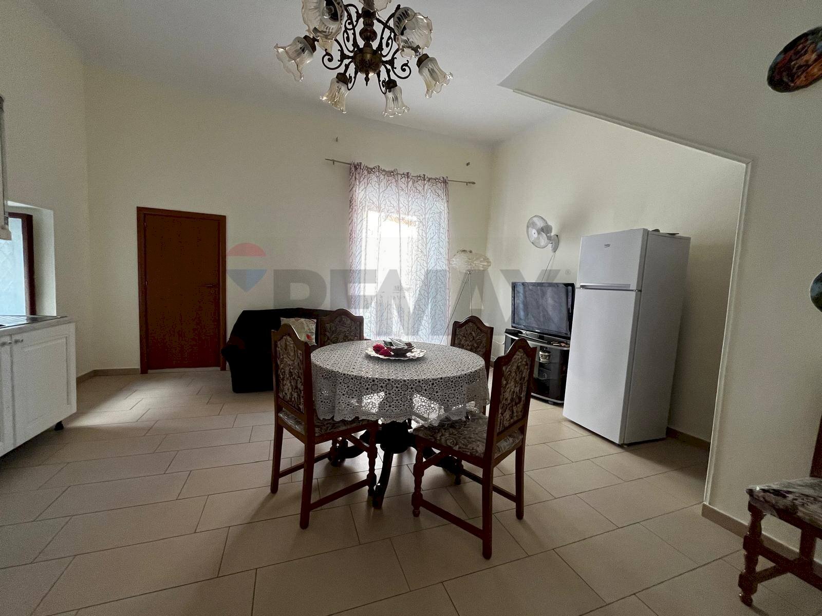 Sala da pranzo - Villa Bifamiliare via San Giacomo  vico II
 
2, Corigliano-Rossano - foto 2