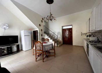 Sala da pranzo - Villa Bifamiliare via San Giacomo  vico II
 
2, Corigliano-Rossano - foto 3