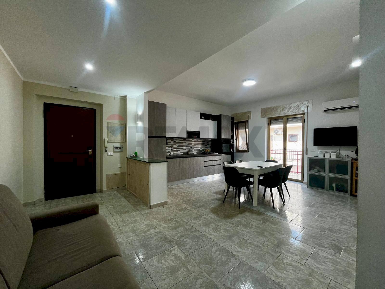 Sala da pranzo - Appartamento via Ettore Majorana
 
6, Corigliano-Rossano - foto 3