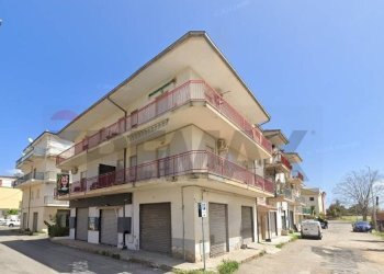 Edificio all\'aperto - Appartamento via Ettore Majorana
 
6, Corigliano-Rossano - foto 1