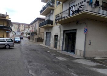 Edificio all\'aperto - Negozio via Dante Alighieri
 
50, Corigliano-Rossano - foto 2