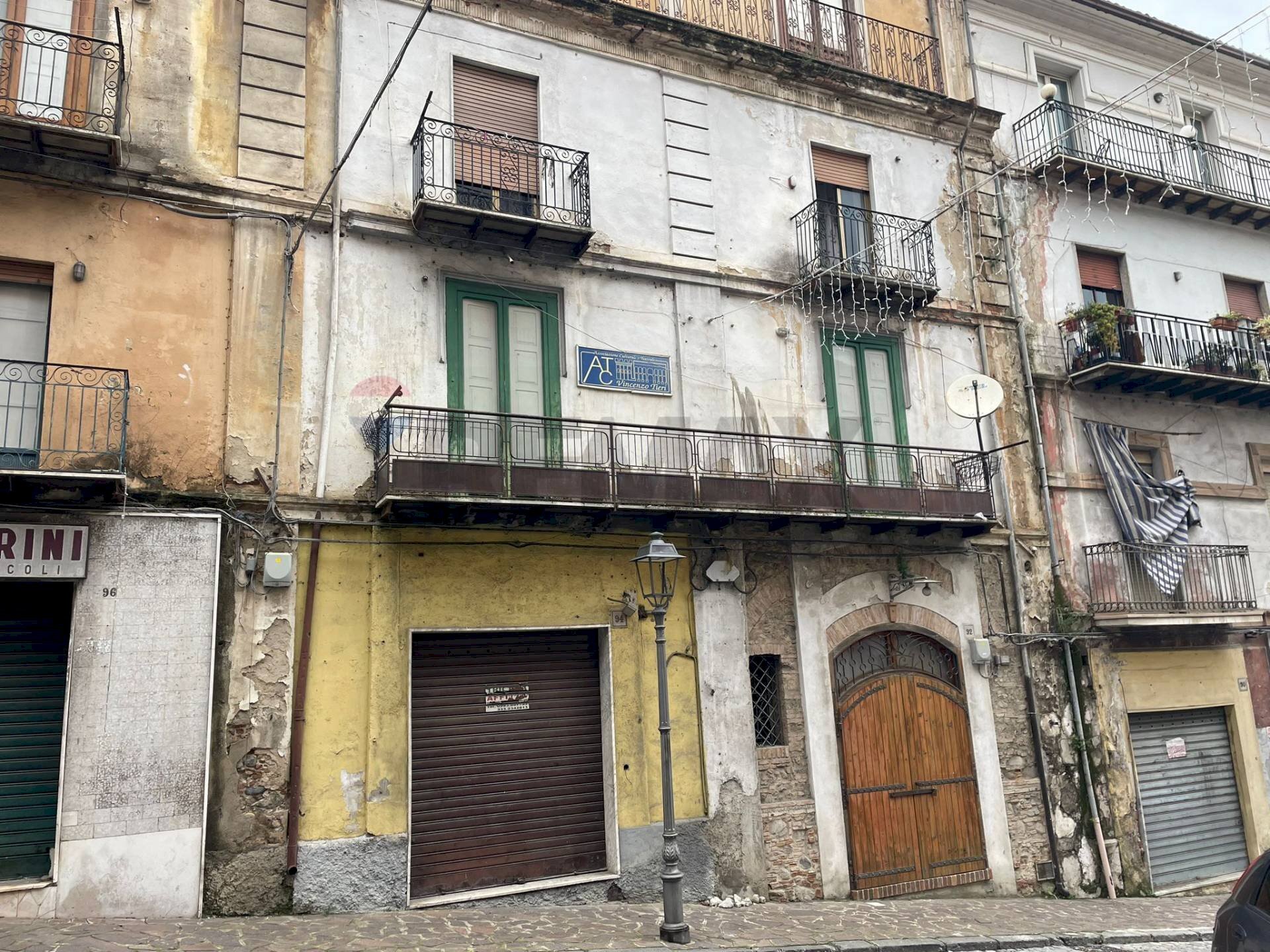 Edificio all\'aperto - Casa semi indipendente Via Roma
 
6, Corigliano-Rossano - foto 1