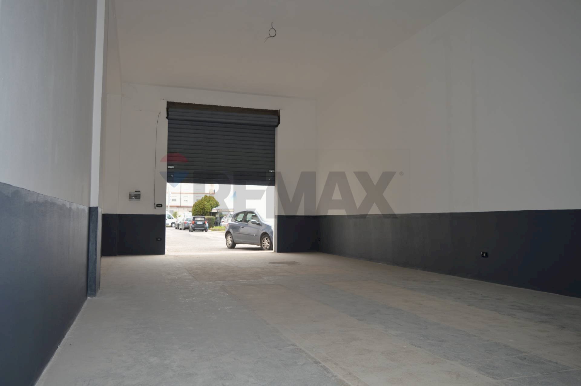 Parcheggio - Commercial Premises Via Provinciale
 
105, Corigliano-Rossano - photo 2