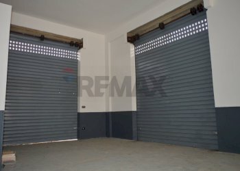 Parcheggio - Commercial Premises Via Provinciale
 
105, Corigliano-Rossano - photo 4