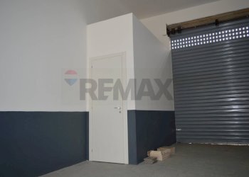 Parcheggio - Commercial Premises Via Provinciale
 
105, Corigliano-Rossano - photo 5