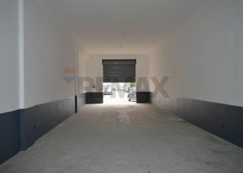Parcheggio - Commercial Premises Via Provinciale
 
105, Corigliano-Rossano - photo 8