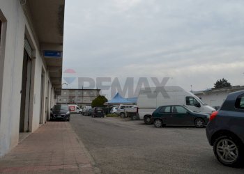 Edificio all\'aperto - Commercial Premises Via Provinciale
 
105, Corigliano-Rossano - photo 11