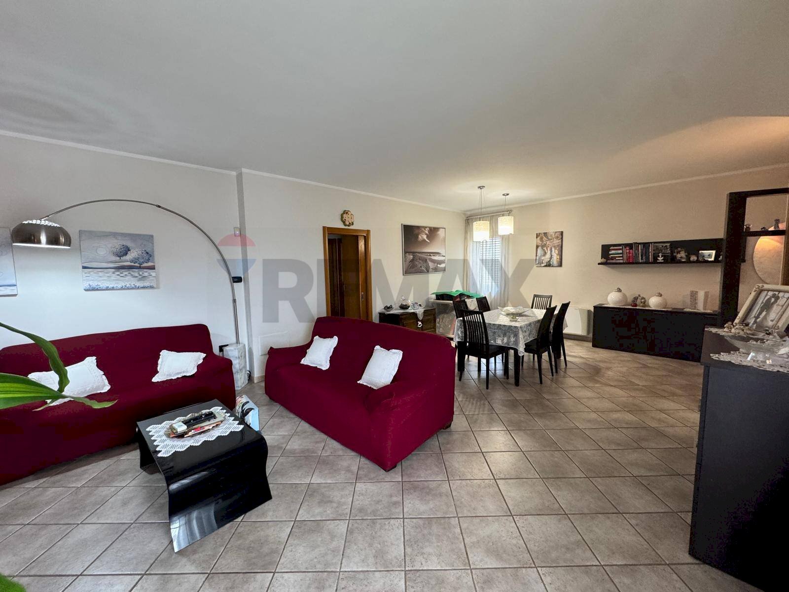 Sala da pranzo - Apartment via Fior di Loto
 
37, Corigliano-Rossano - photo 2