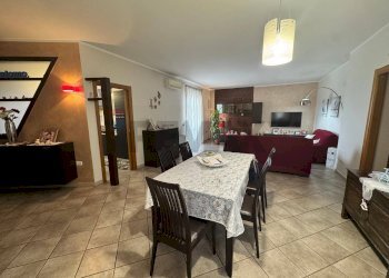 Sala da pranzo - Appartamento via Fior di Loto
 
37, Corigliano-Rossano - foto 5