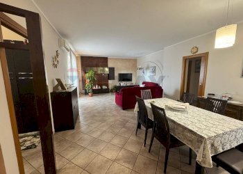 Sala da pranzo - Appartamento via Fior di Loto
 
37, Corigliano-Rossano - foto 10