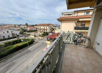 Balcone - Appartamento via Fior di Loto
 
37, Corigliano-Rossano - foto 19