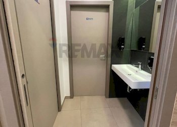 Hall / corridoio - Attività Commerciale Via Campania
 
6, Corigliano-Rossano - foto 10
