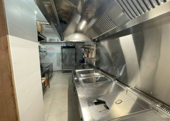 Cucina - Attività Commerciale Via Campania
 
6, Corigliano-Rossano - foto 23