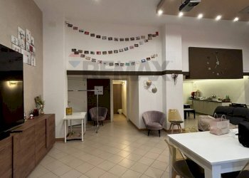 Sala da pranzo - Commercial Premises Via Francesco Petrarca
 
21-23, Corigliano-Rossano - photo 8