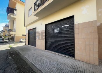 Edificio all\'aperto - Commercial Premises via San Francesco
 
55-57, Corigliano-Rossano - photo 2