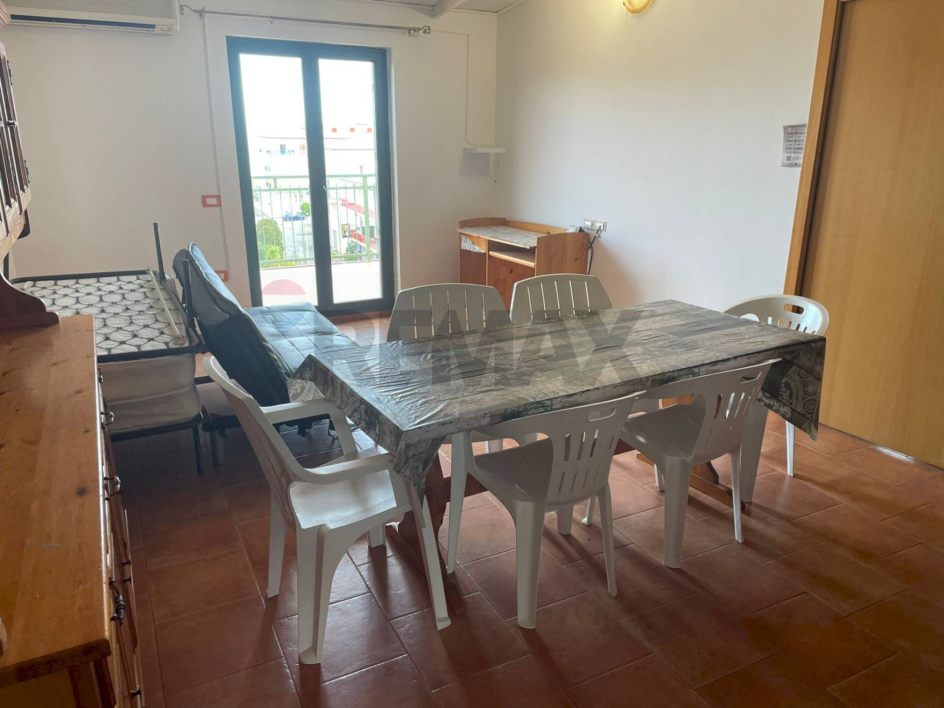 Sala da pranzo - Quadrilocale Via Archimede
 
12, Corigliano-Rossano - foto 2