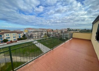 Balcone - Quadrilocale Via Archimede
 
12, Corigliano-Rossano - foto 8