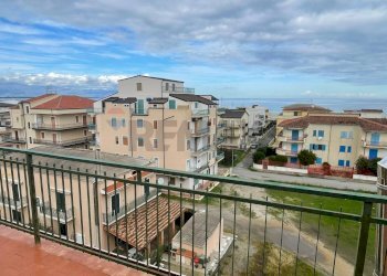 Balcone - Quadrilocale Via Archimede
 
12, Corigliano-Rossano - foto 8