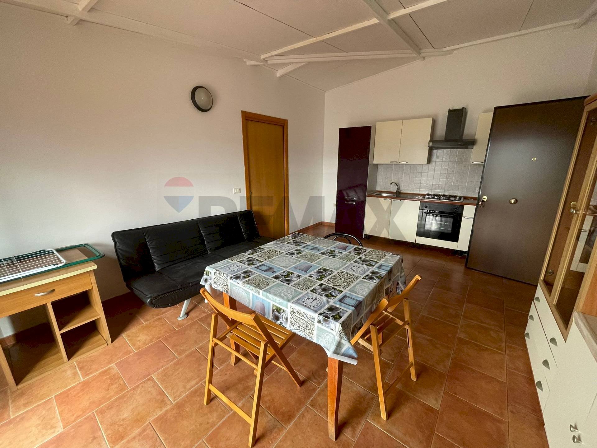 Sala da pranzo - Quadrilocale Via Archimede
 
12, Corigliano-Rossano - foto 3