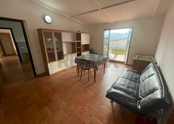 Sala da pranzo - Quadrilocale Via Archimede
 
12, Corigliano-Rossano - foto 5