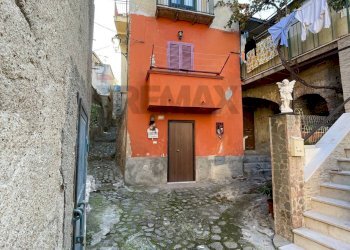 Casa all\'aperto - Casa semi indipendente via borghesia
 
122, Corigliano-Rossano - foto 1