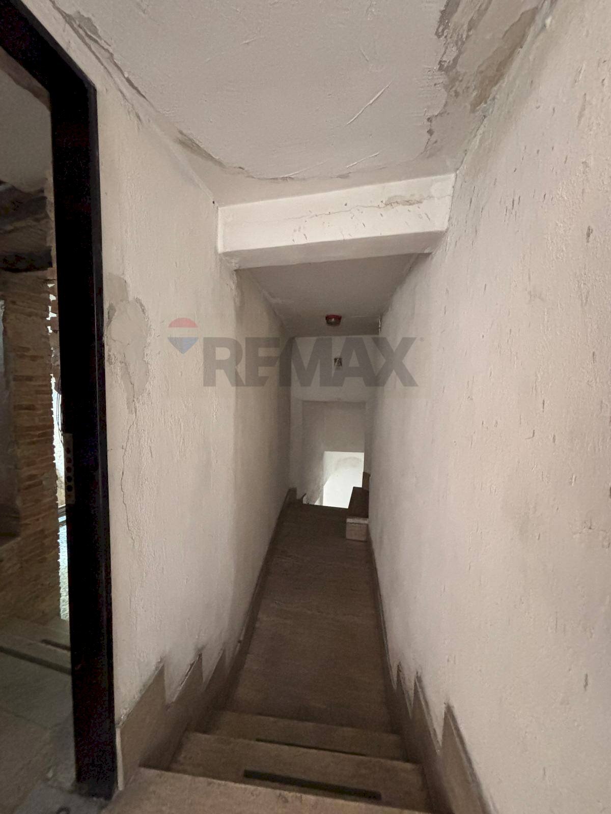 Scale - Villa Bifamiliare Via San Francesco
 
31, Corigliano-Rossano - foto 3