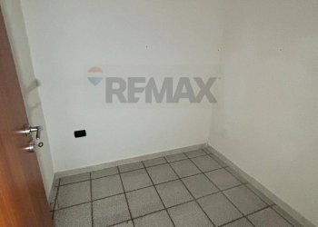 Stanza vuota - Commercial Premises Via de Novellis Fedelis
 
20, Corigliano-Rossano - photo 9