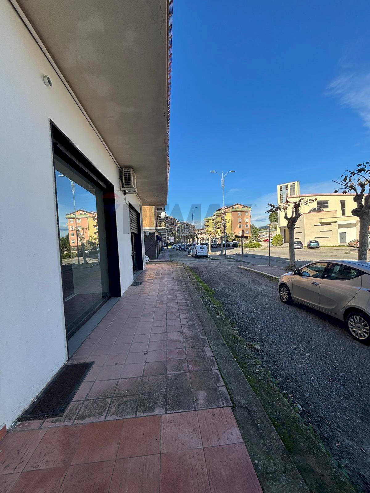 Balcone - Commercial Premises Via Fedelis De Novellis
 
20, Corigliano-Rossano - photo 2