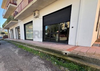 Terrazza - Commercial Premises Via Fedelis De Novellis
 
20, Corigliano-Rossano - photo 1