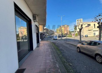 Balcone - Commercial Premises Via Fedelis De Novellis
 
20, Corigliano-Rossano - photo 2