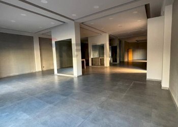 Stanza vuota - Commercial Premises Via Fedelis De Novellis
 
20, Corigliano-Rossano - photo 5