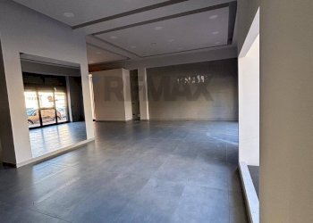 Stanza vuota - Commercial Premises Via Fedelis De Novellis
 
20, Corigliano-Rossano - photo 6