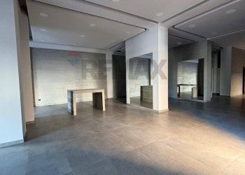 Stanza vuota - Commercial Premises Via Fedelis De Novellis
 
20, Corigliano-Rossano - photo 8