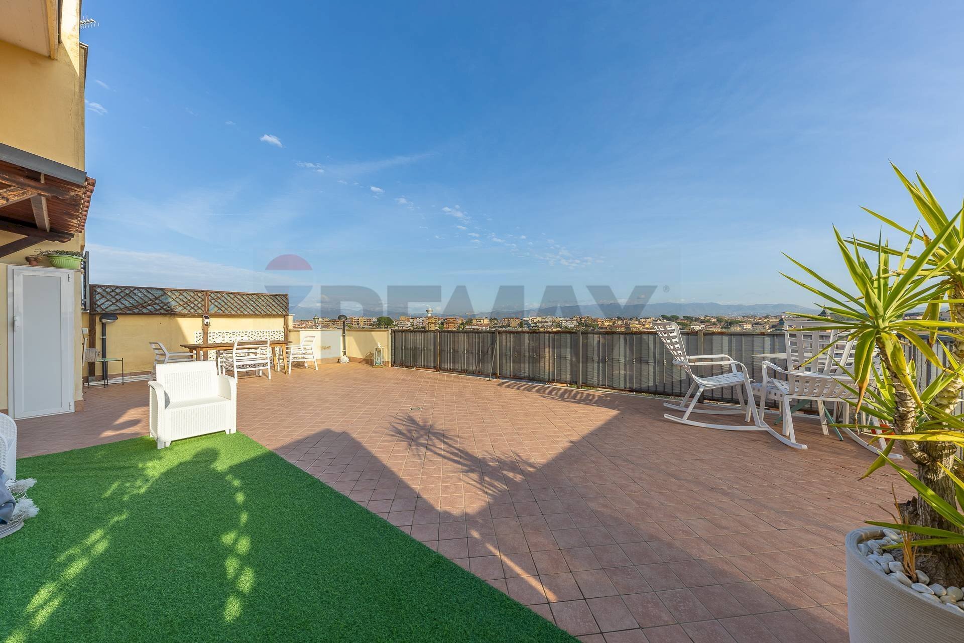 Terrazza - Trilocale Via Locadi
 
10, Roma - foto 2