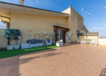 Terrazza - Trilocale Via Locadi
 
10, Roma - foto 3