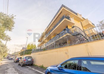 Edificio all\'aperto - Trilocale Via Locadi
 
10, Roma - foto 10