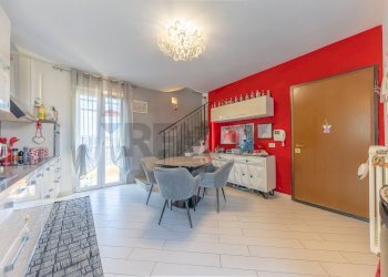 Sala da pranzo - Trilocale Via Locadi
 
10, Roma - foto 11