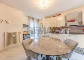 Sala da pranzo - Trilocale Via Locadi
 
10, Roma - foto 13