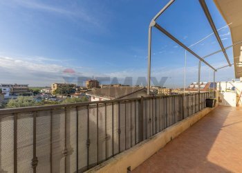 Terrazza - Trilocale Via Locadi
 
10, Roma - foto 17