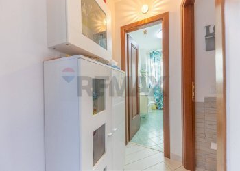 Hall / corridoio - Trilocale Via Locadi
 
10, Roma - foto 21