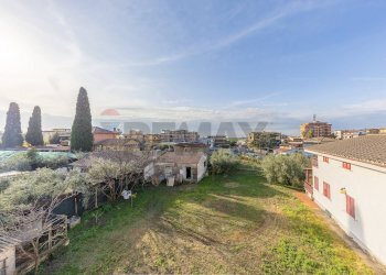 Edificio all\'aperto - Trilocale Via Locadi
 
10, Roma - foto 25