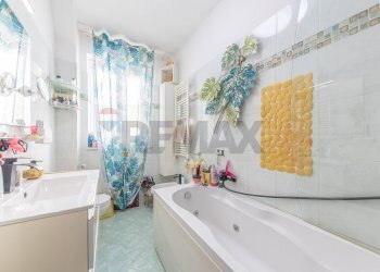 Bagno - Trilocale Via Locadi
 
10, Roma - foto 34