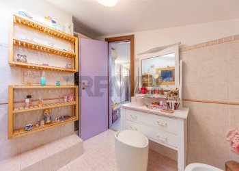 Bagno - Trilocale Via Locadi
 
10, Roma - foto 40