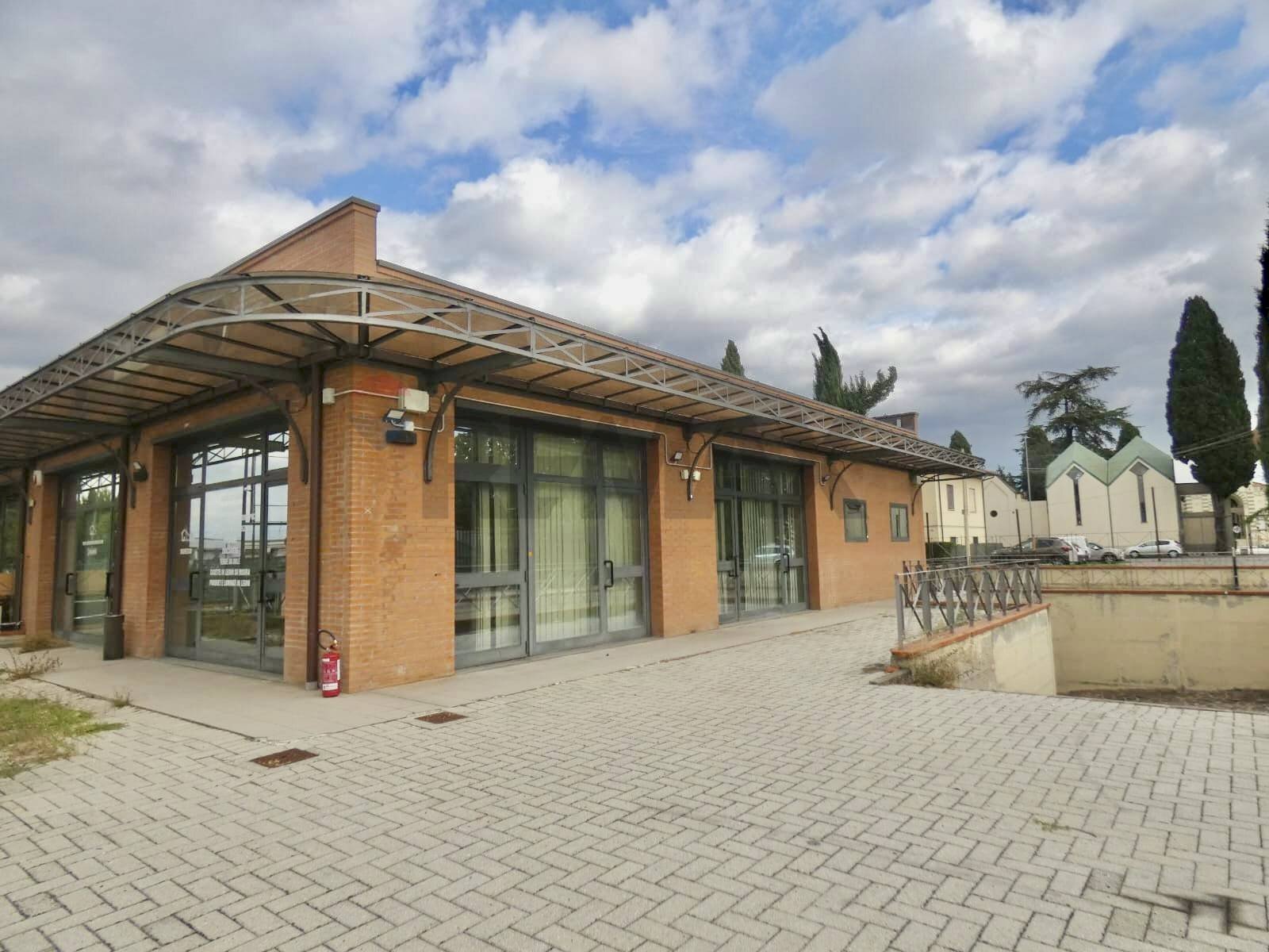 ESTERNO LATO INGRESSO - Office via francesco petrarca
 
42, Campi Bisenzio - photo 1