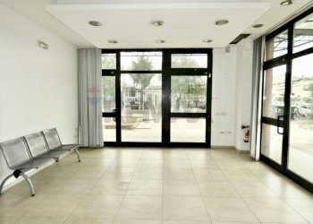 INGRESSO - HALL - Office via francesco petrarca
 
42, Campi Bisenzio - photo 4