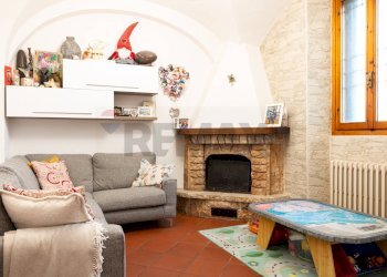 Soggiorno - Casa semi indipendente Via Centola
 
10, Campi Bisenzio - foto 9