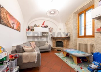 Soggiorno - Casa semi indipendente Via Centola
 
10, Campi Bisenzio - foto 7